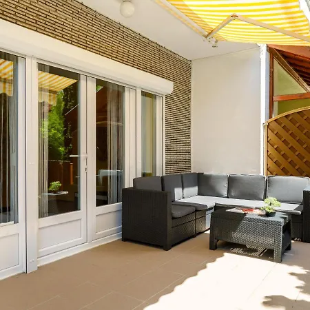 Bercsenyi By Interhome