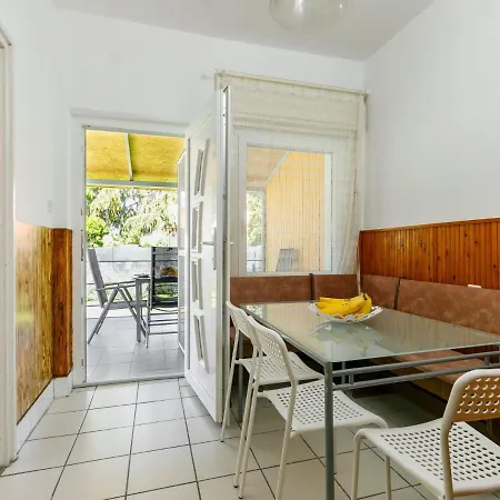 Bercsenyi By Interhome Сasa de vacaciones *