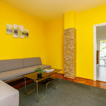 Bercsenyi By Interhome *