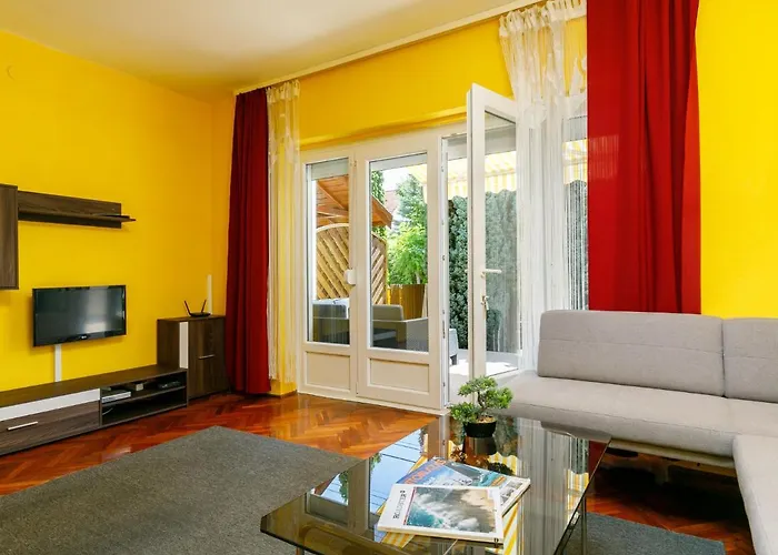 Nyaraló Bercsenyi By Interhome *