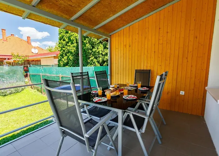 Nyaraló Bercsenyi By Interhome