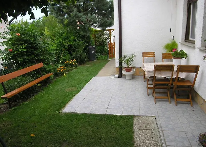 Bercsenyi By Interhome Nyaraló